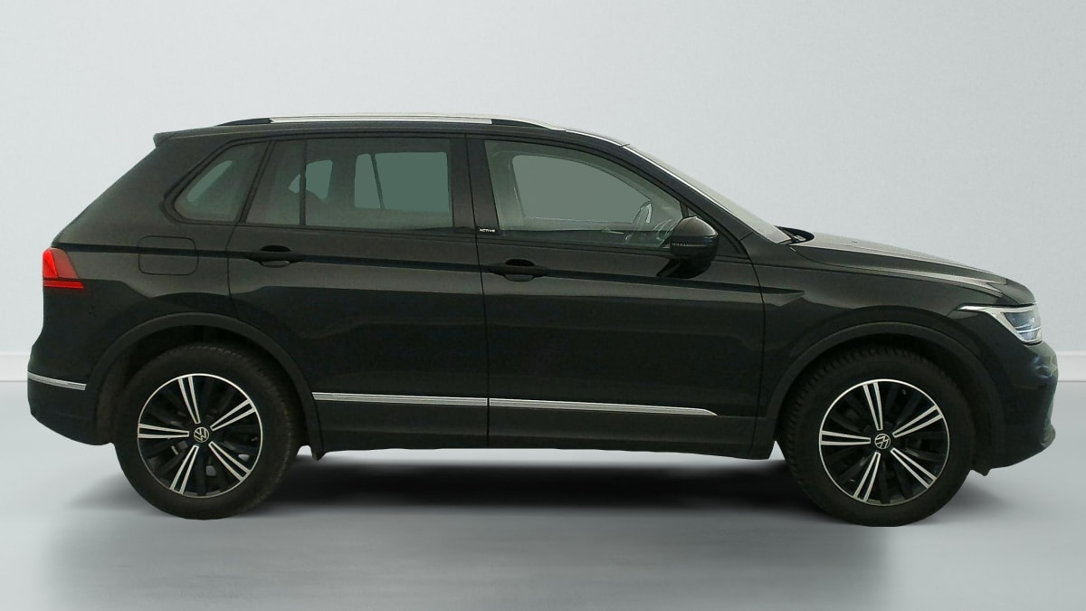 Volkswagen Tiguan - Image 8