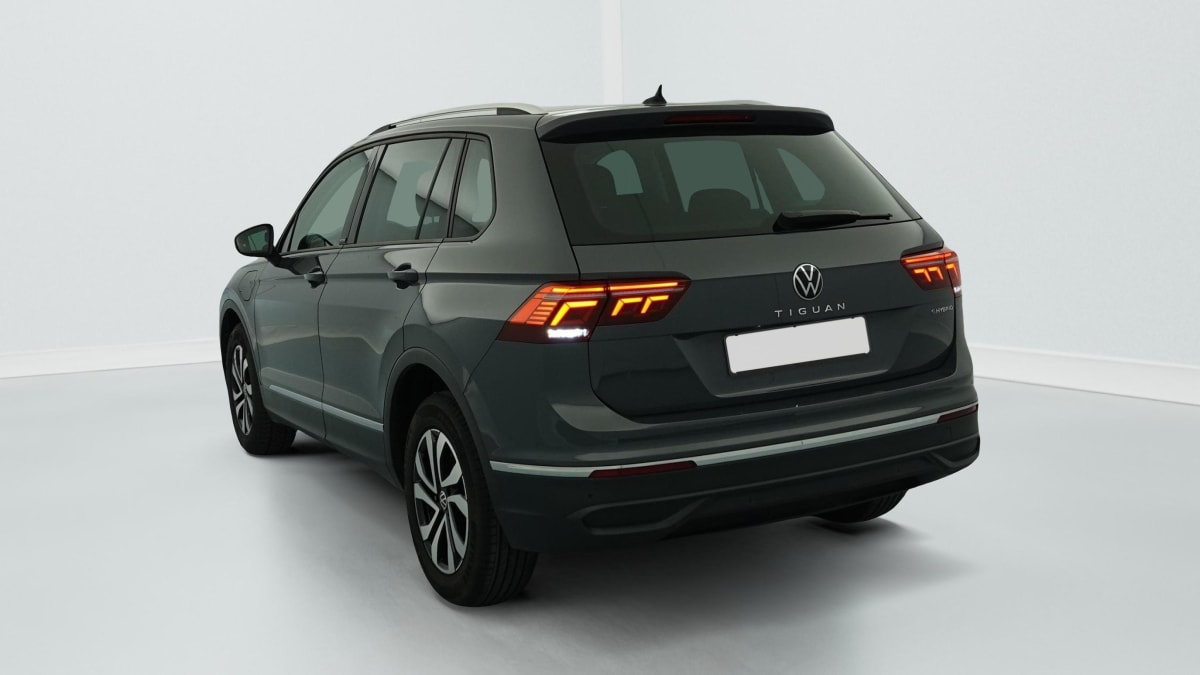 Volkswagen Tiguan - Image 5