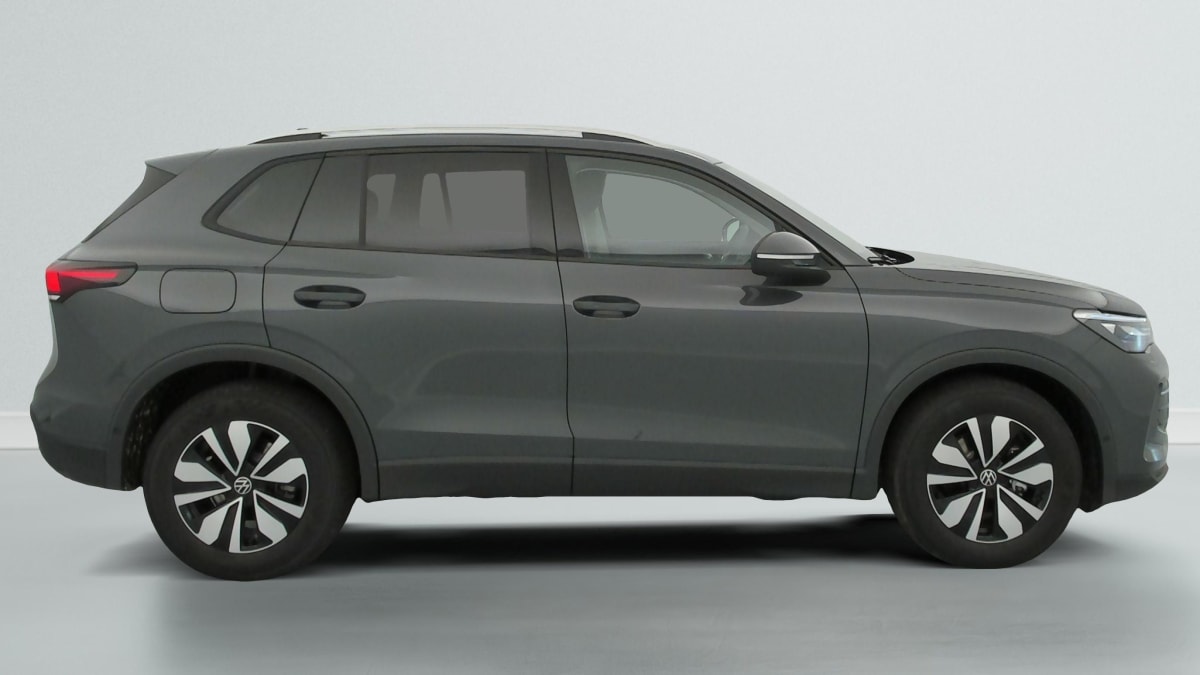 Volkswagen Tiguan - Image 29