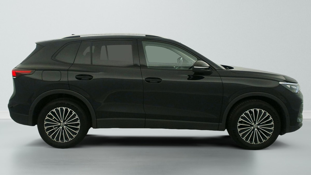 Volkswagen Tiguan - Image 8