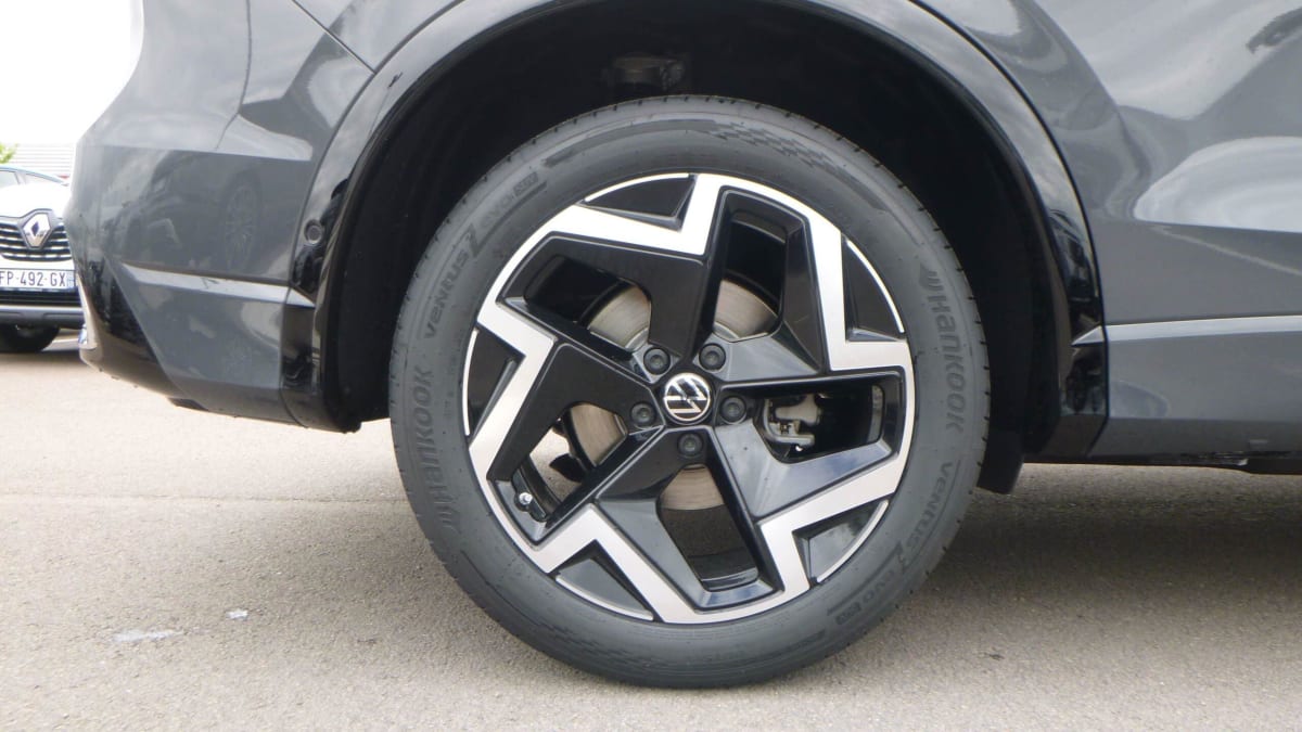 Volkswagen Tiguan - Image 9