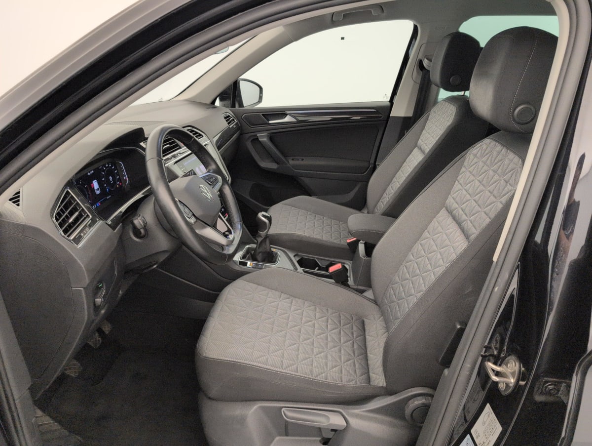 Volkswagen Tiguan - Image 15