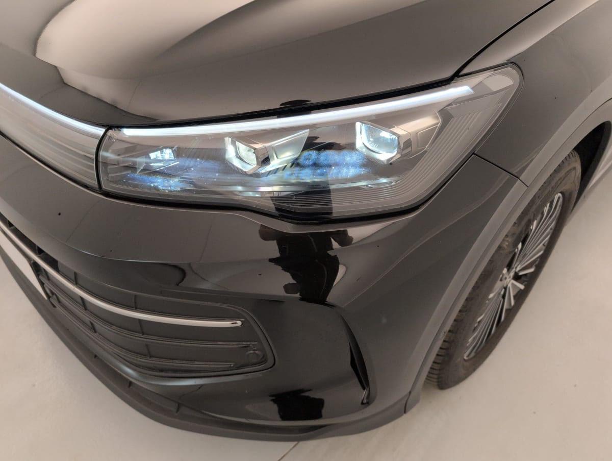 Volkswagen Tiguan - Image 22
