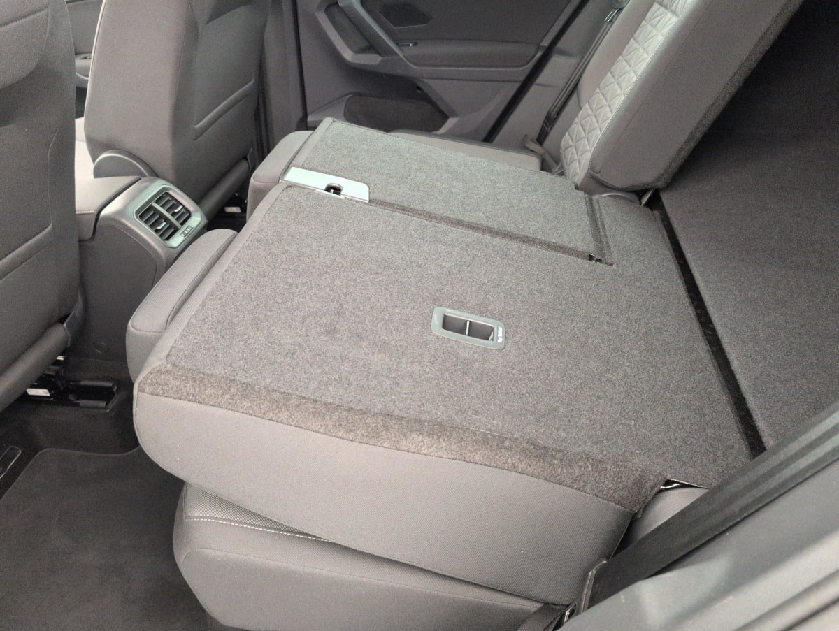 Volkswagen Tiguan - Image 12