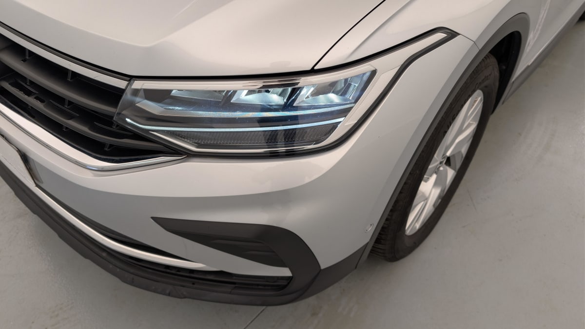 Volkswagen Tiguan - Image 22