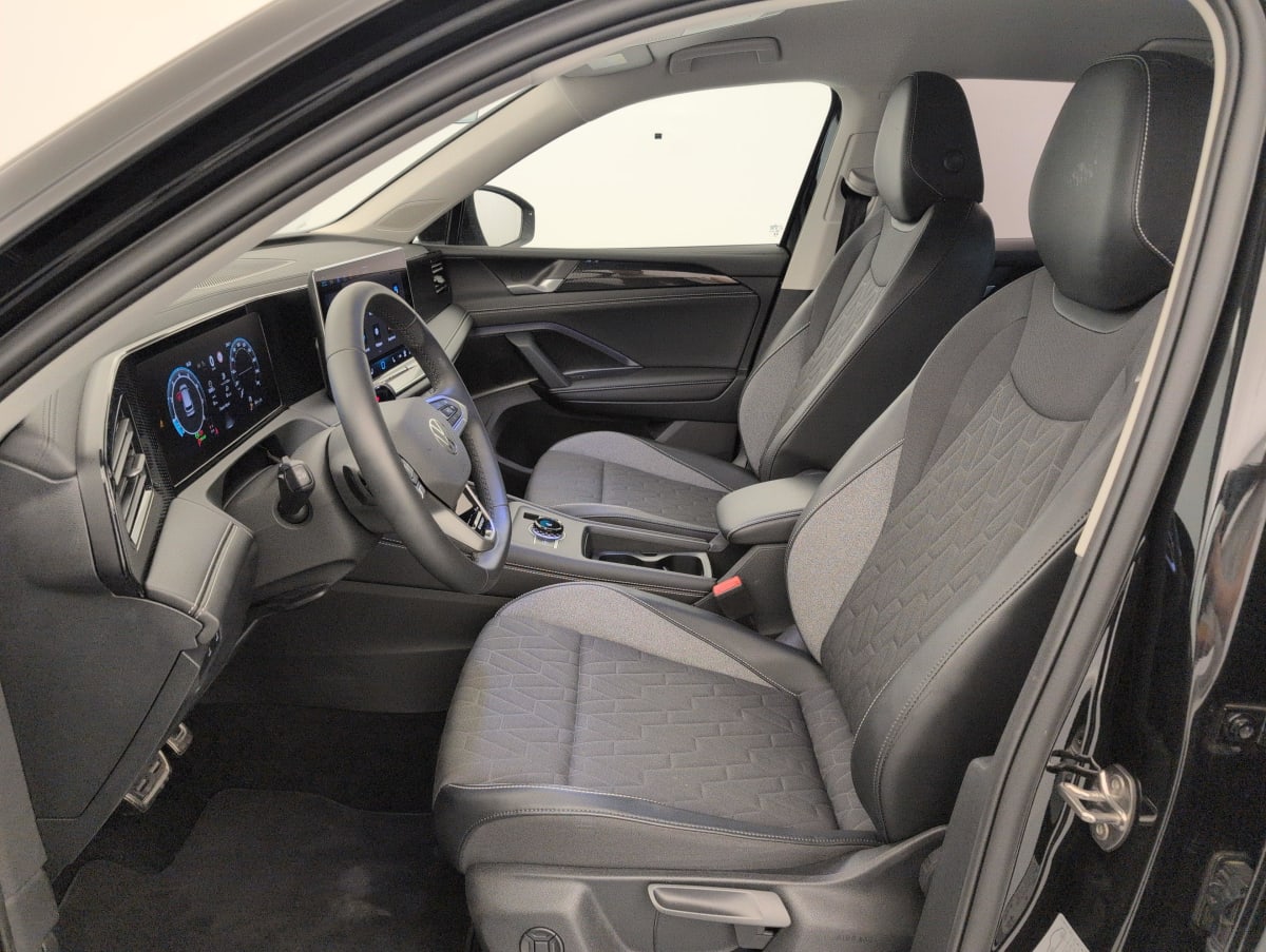 Volkswagen Tiguan - Image 17