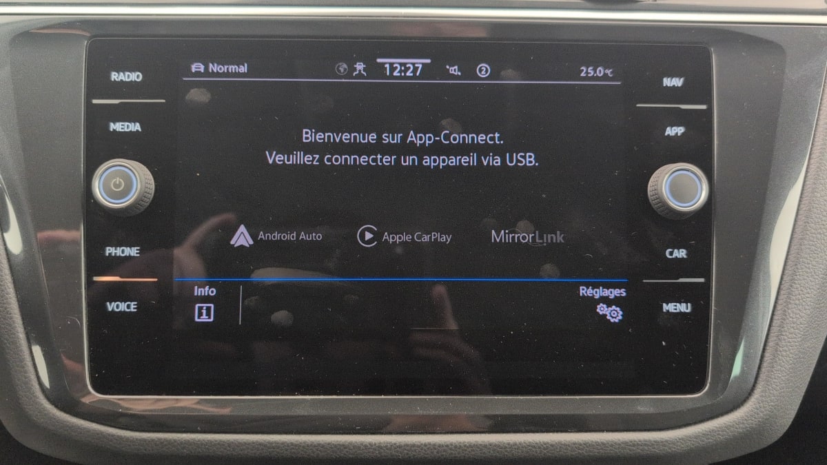 Volkswagen Tiguan - Image 18