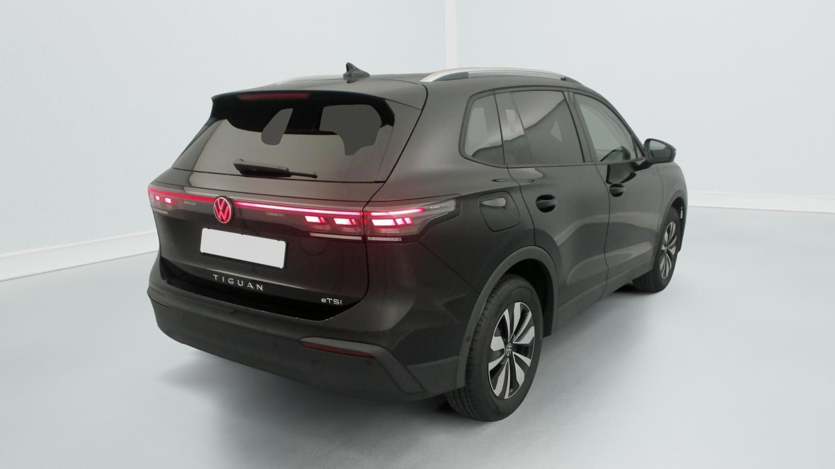 Volkswagen Tiguan - Image 7
