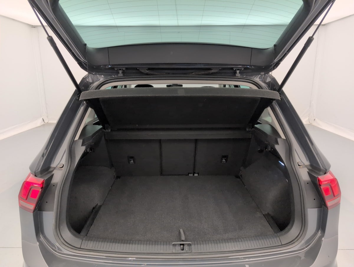 Volkswagen Tiguan - Image 11
