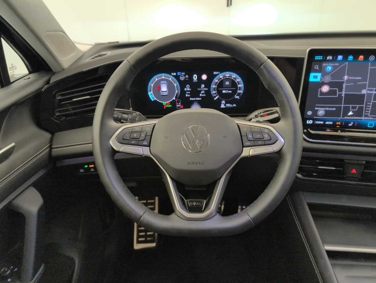 Volkswagen Tiguan - Image 14