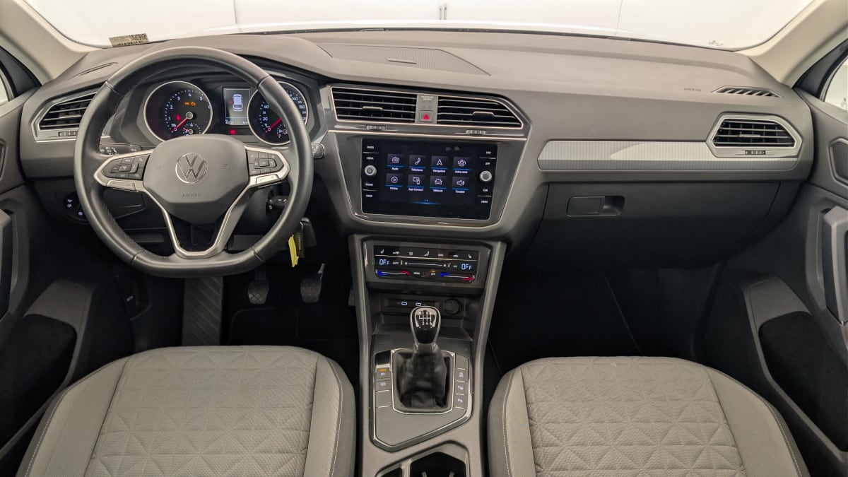 Volkswagen Tiguan - Image 13