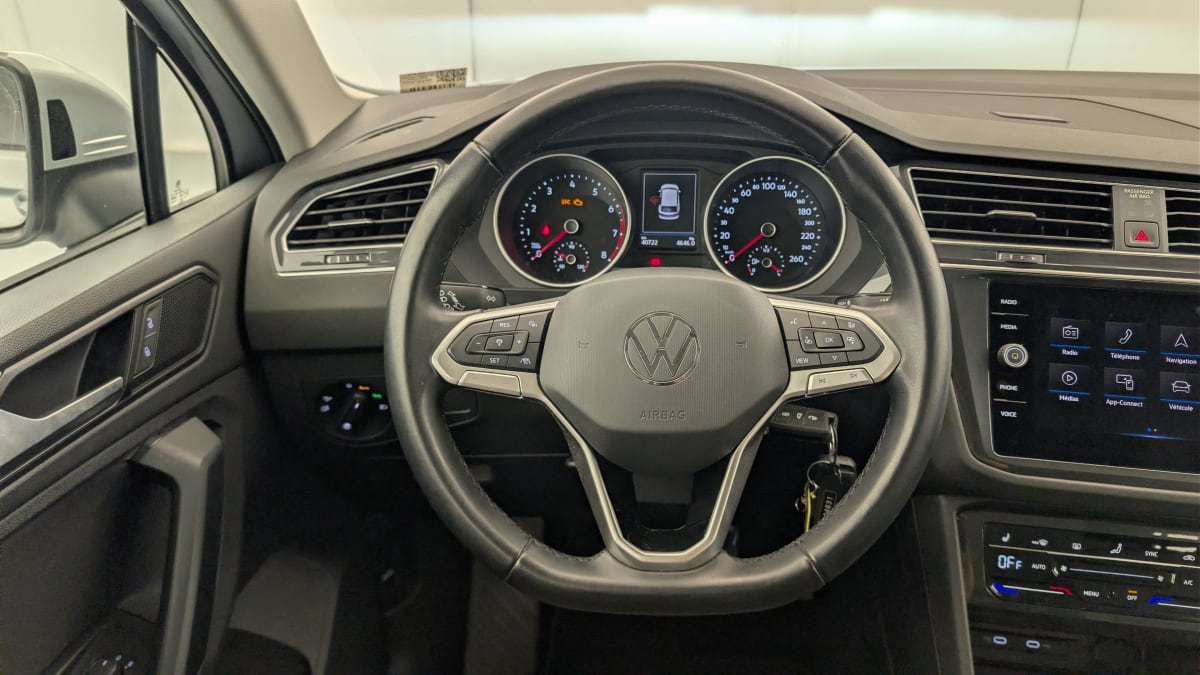 Volkswagen Tiguan - Image 14