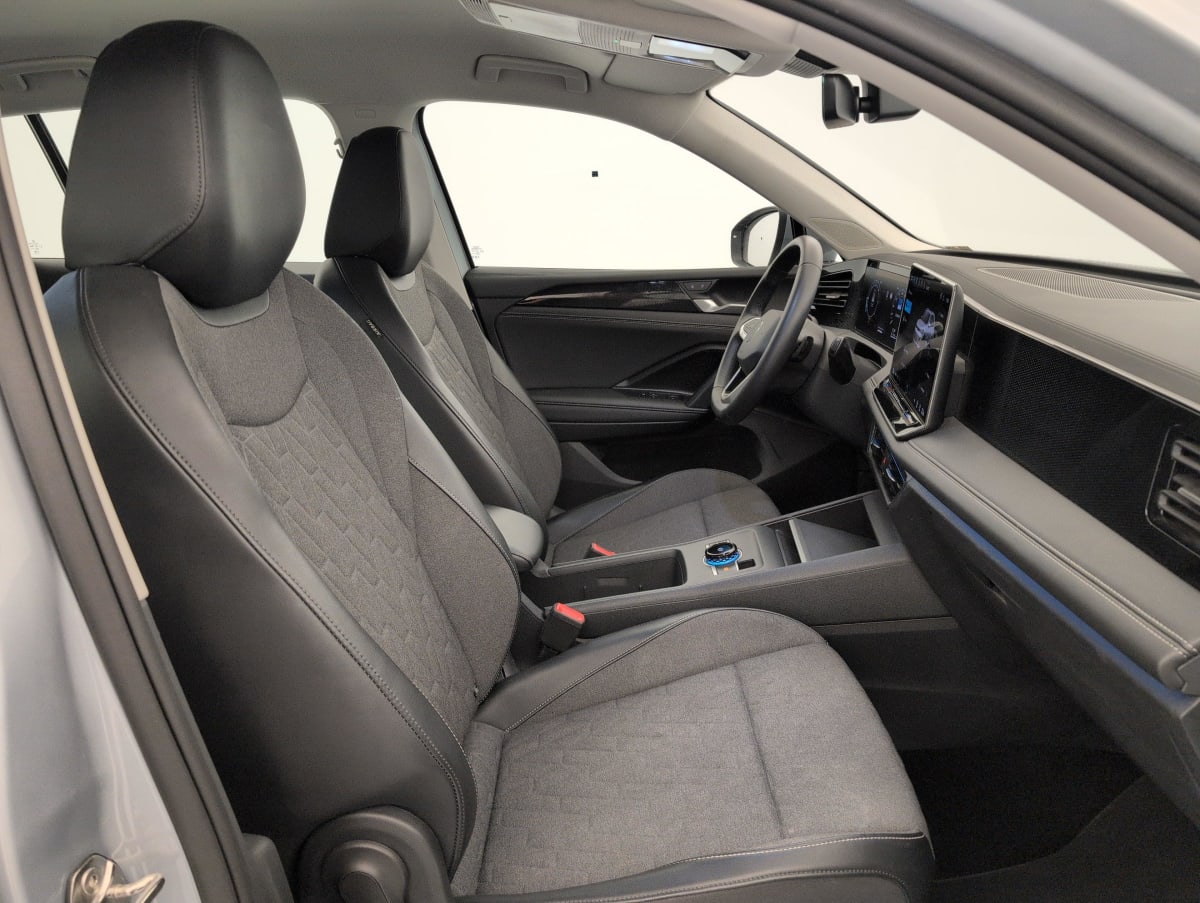 Volkswagen Tiguan - Image 9