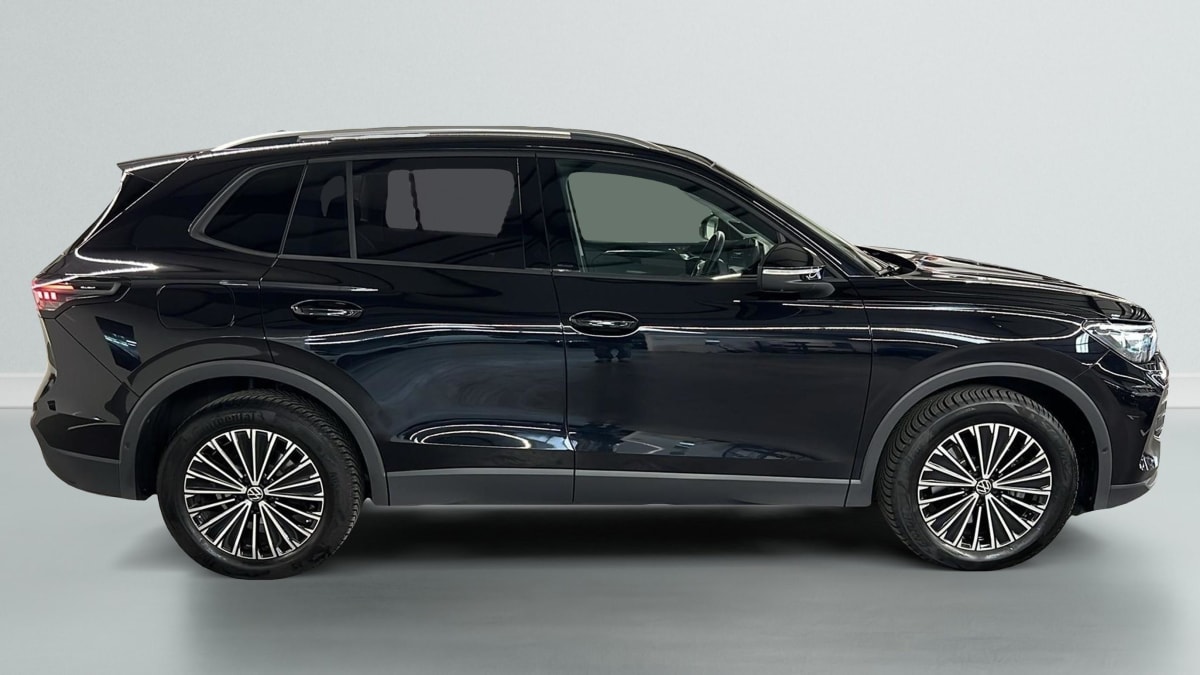 Volkswagen Tiguan - Image 8