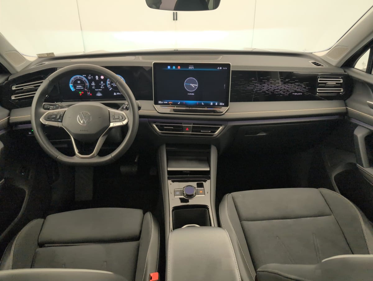 Volkswagen Tiguan - Image 13