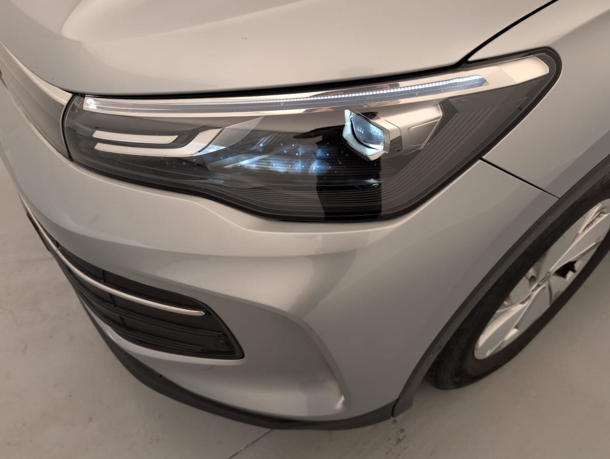 Volkswagen Tiguan - Image 21