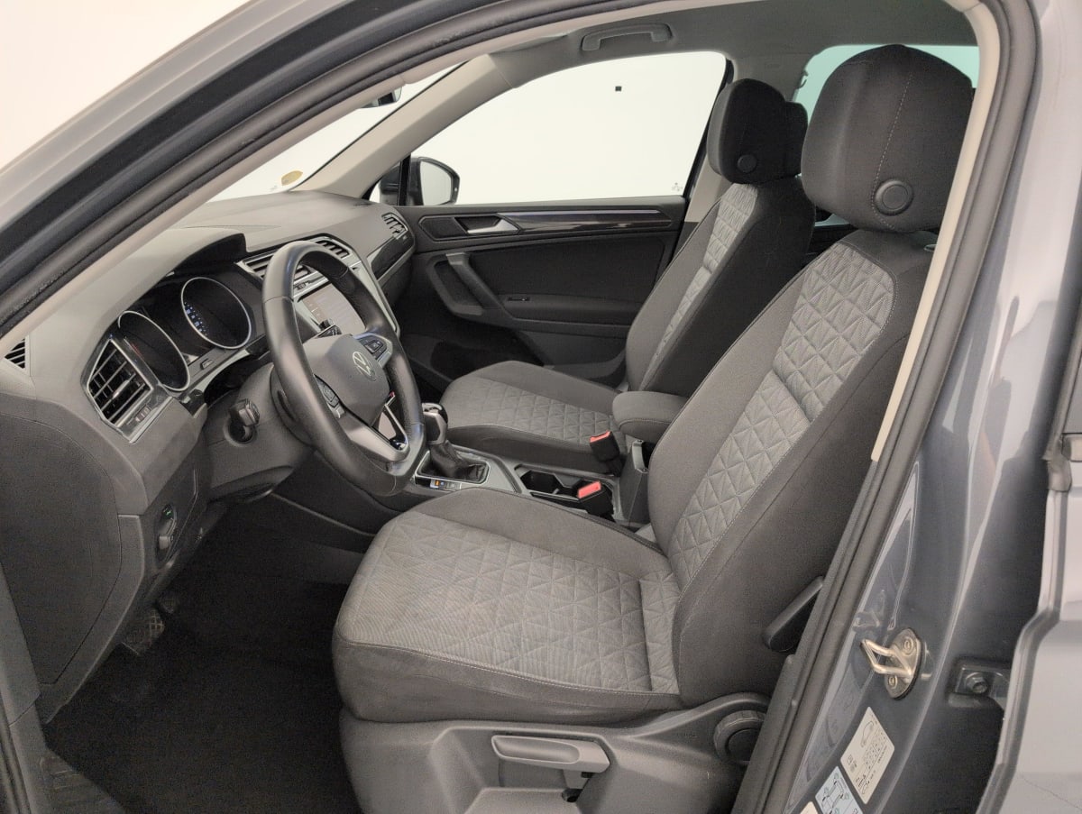 Volkswagen Tiguan - Image 17