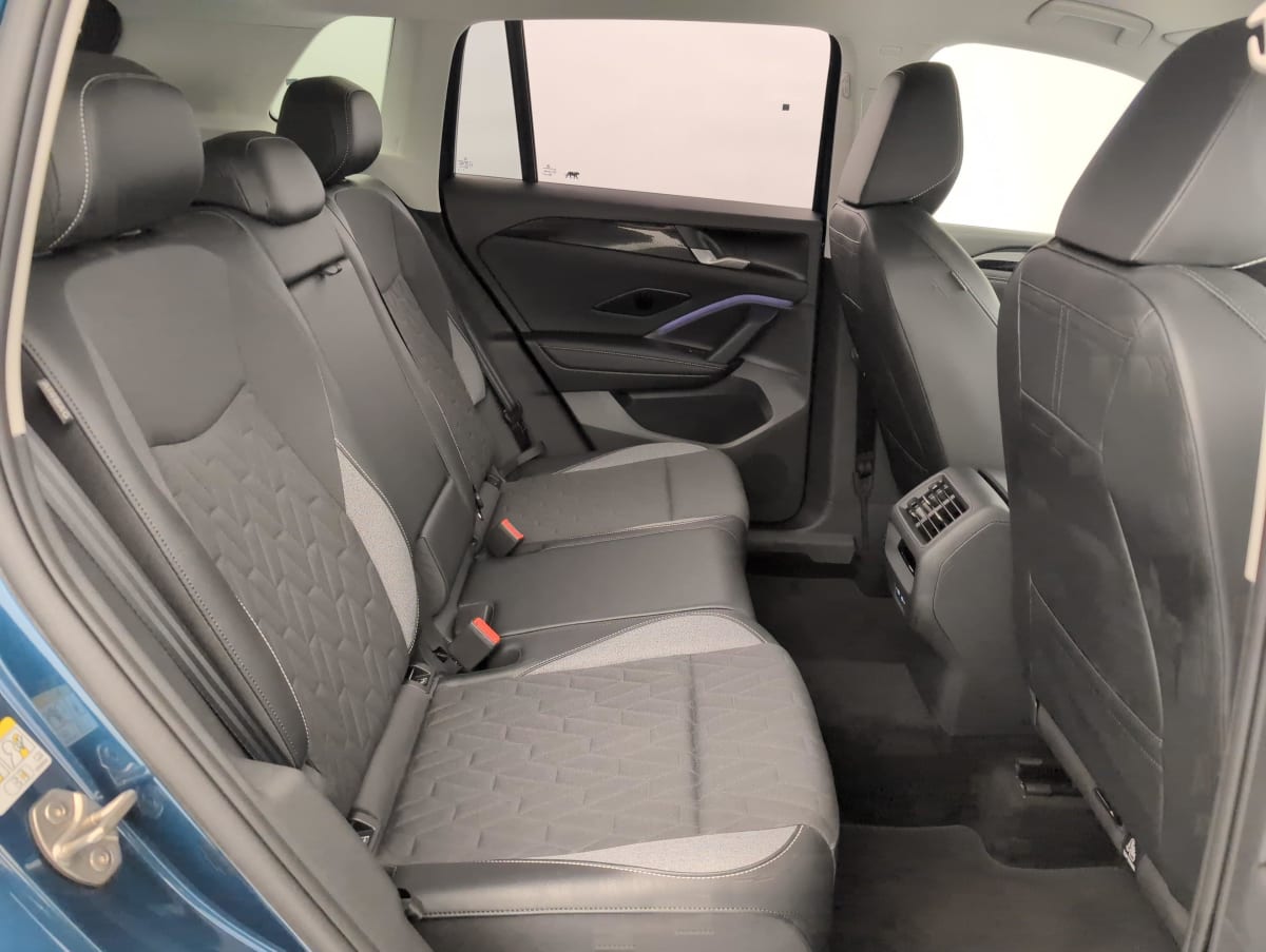 Volkswagen Tiguan - Image 10