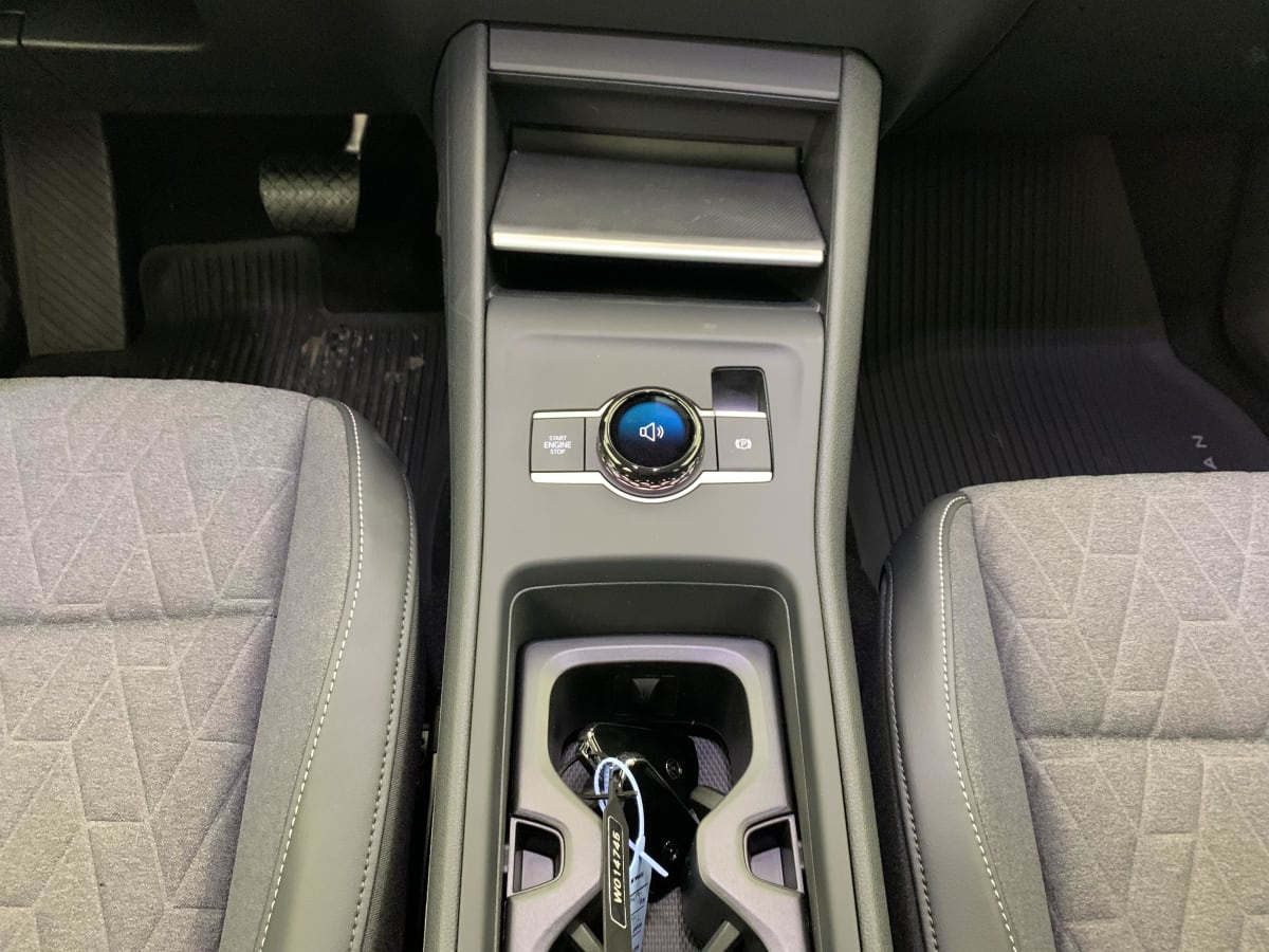 Volkswagen Tiguan - Image 18