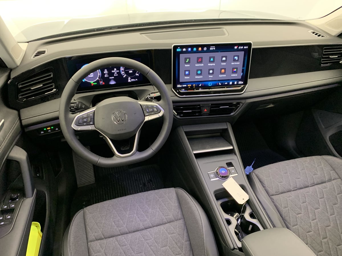 Volkswagen Tiguan - Image 40