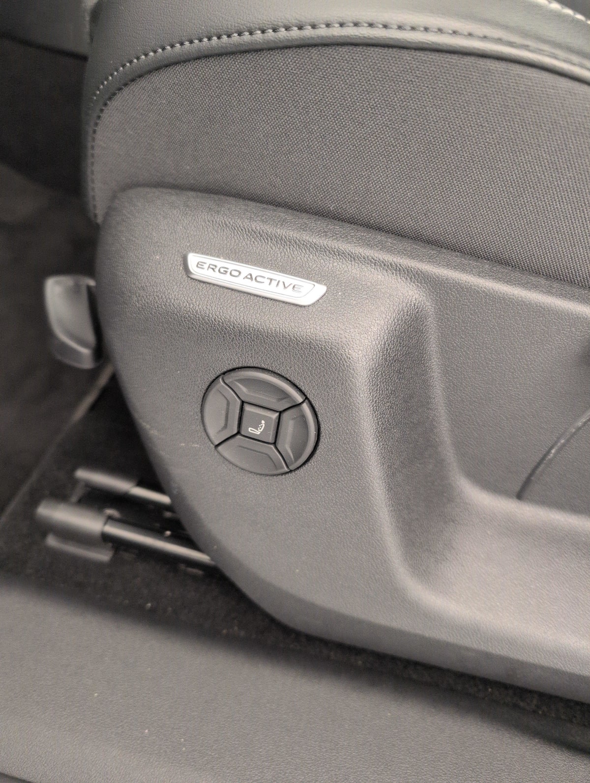 Volkswagen Tiguan - Image 22