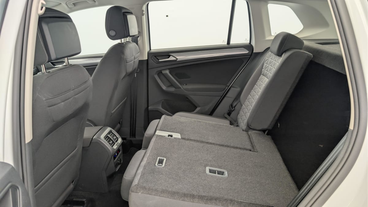 Volkswagen Tiguan - Image 12