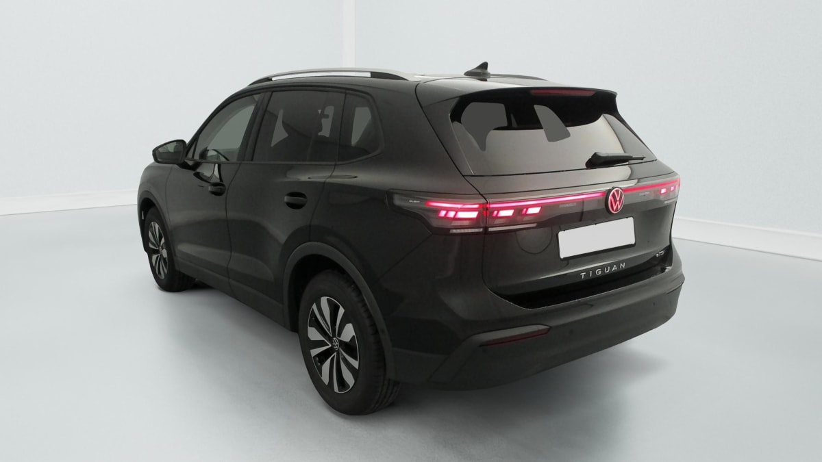 Volkswagen Tiguan - Image 5