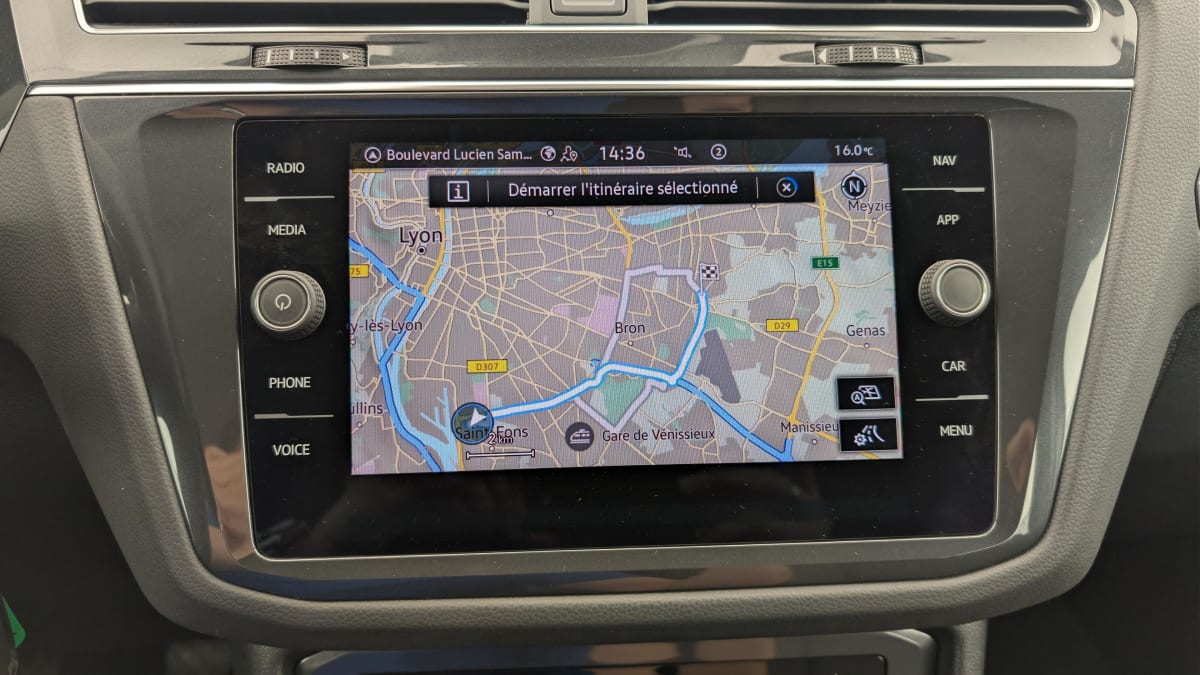 Volkswagen Tiguan - Image 18