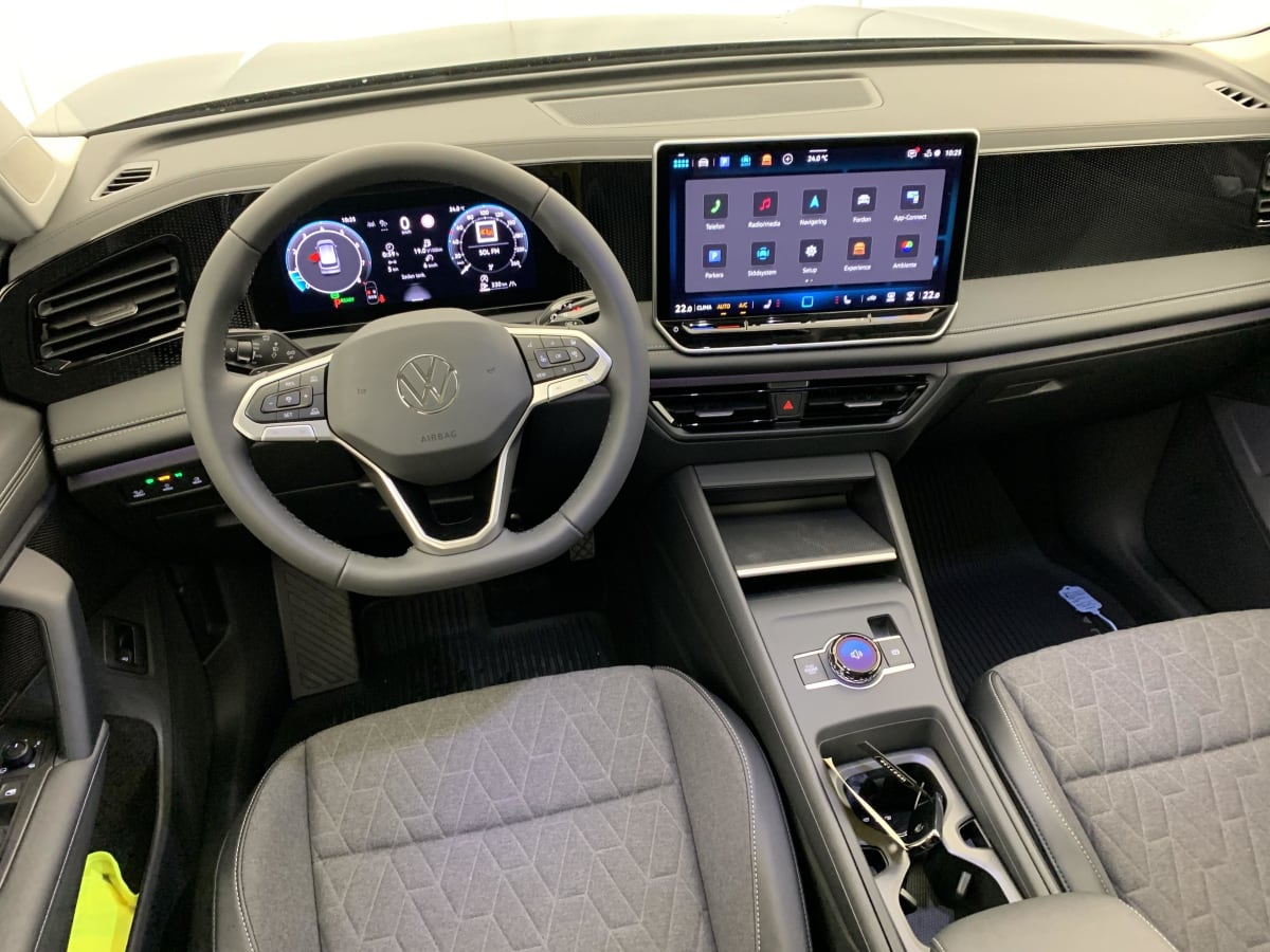 Volkswagen Tiguan - Image 14