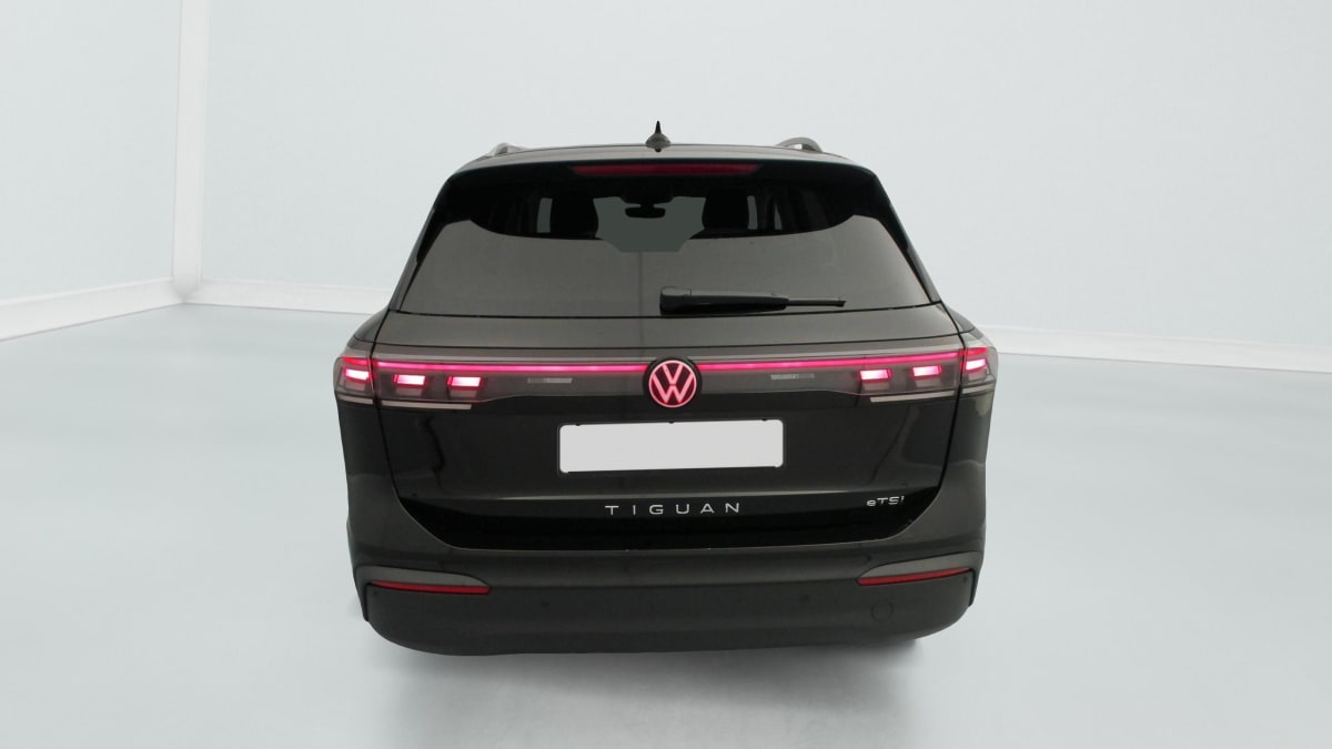 Volkswagen Tiguan - Image 6
