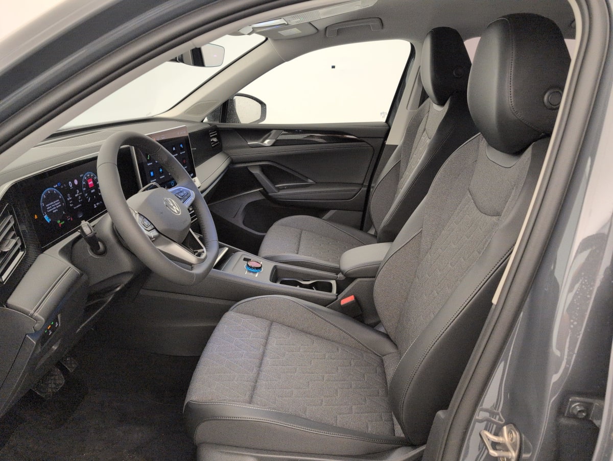 Volkswagen Tiguan - Image 39