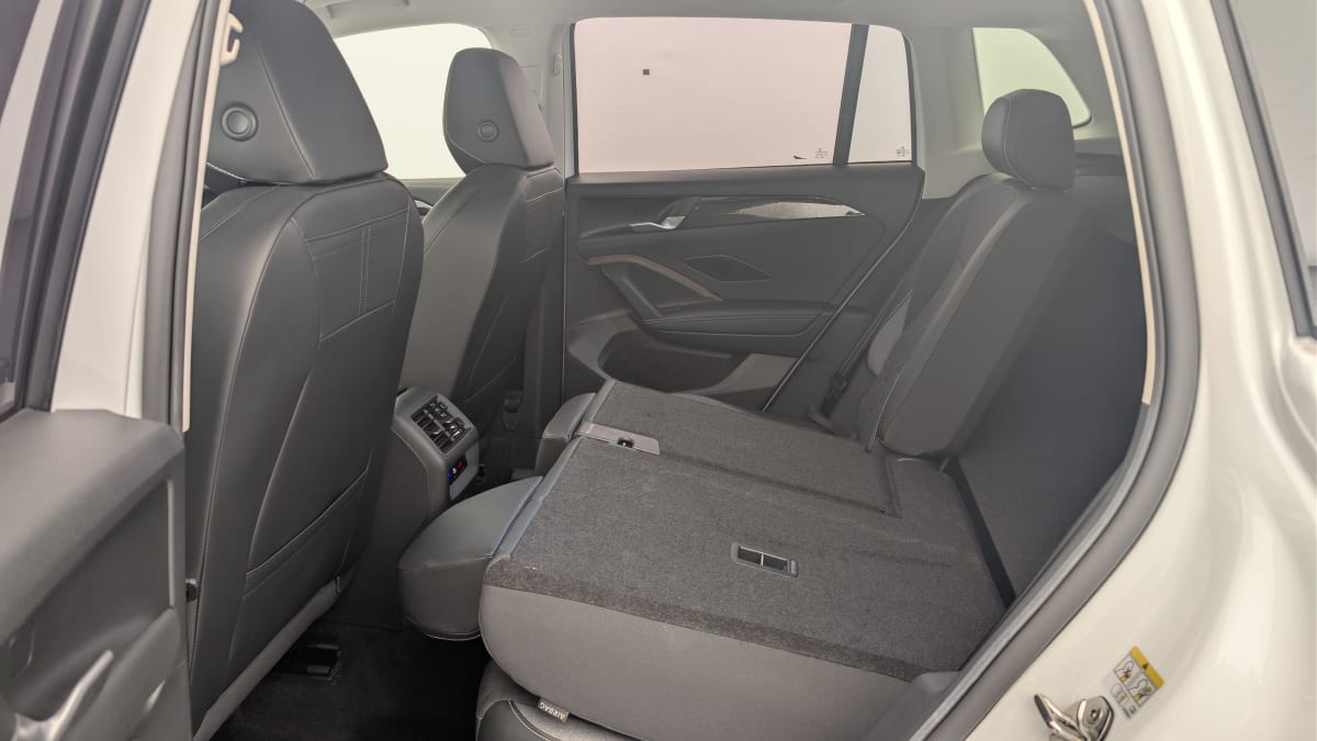 Volkswagen Tiguan - Image 12