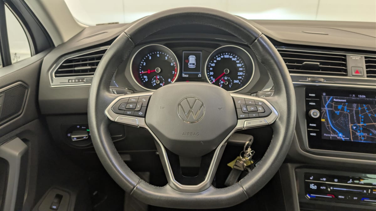 Volkswagen Tiguan - Image 14