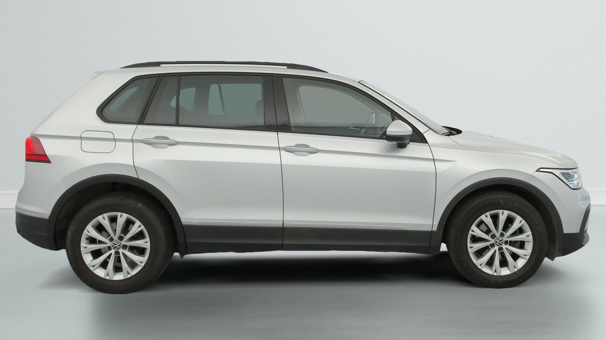 Volkswagen Tiguan - Image 8