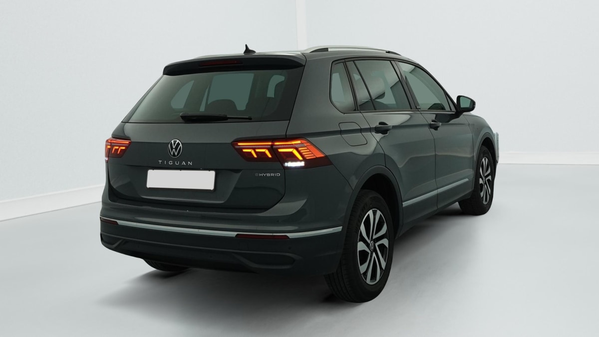 Volkswagen Tiguan - Image 7