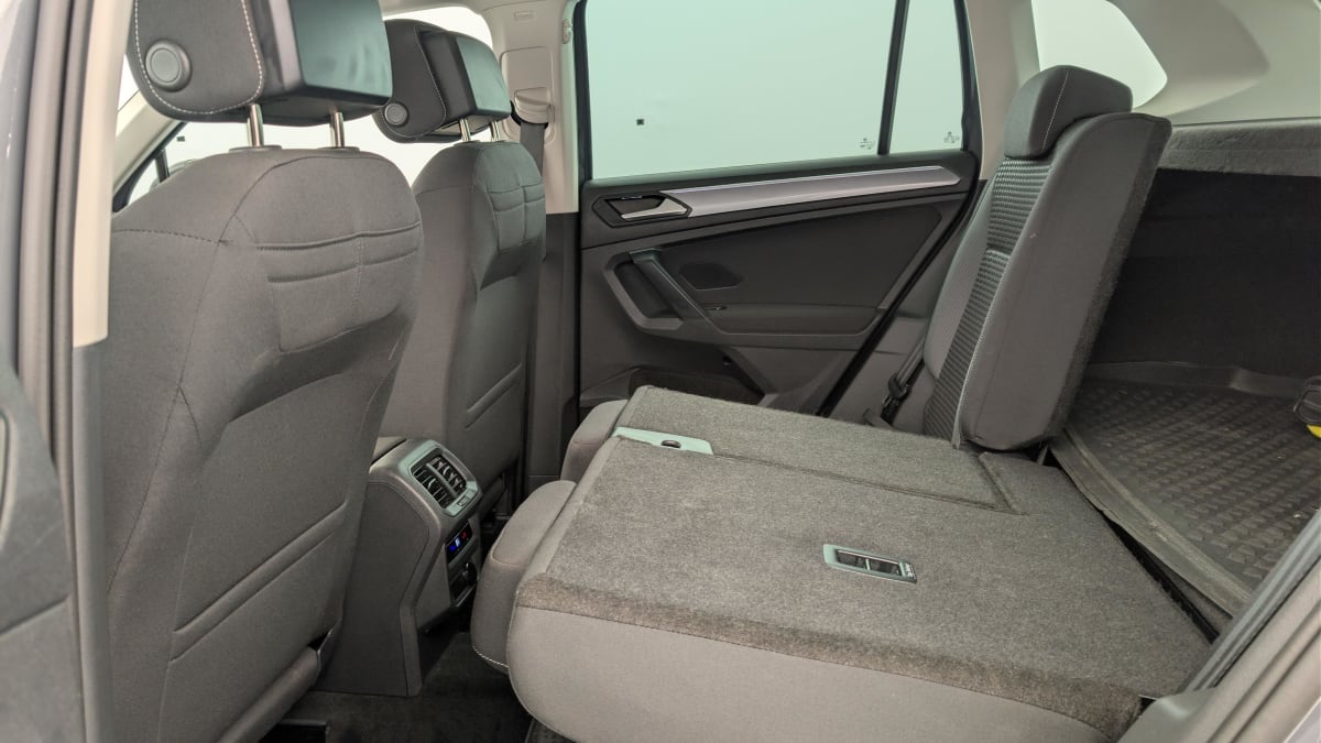 Volkswagen Tiguan - Image 12