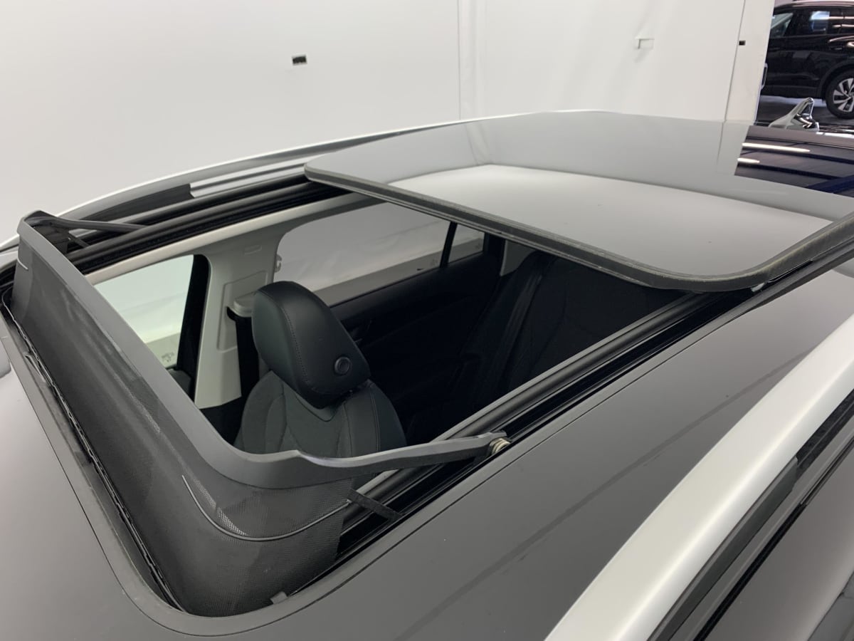 Volkswagen Tiguan - Image 22