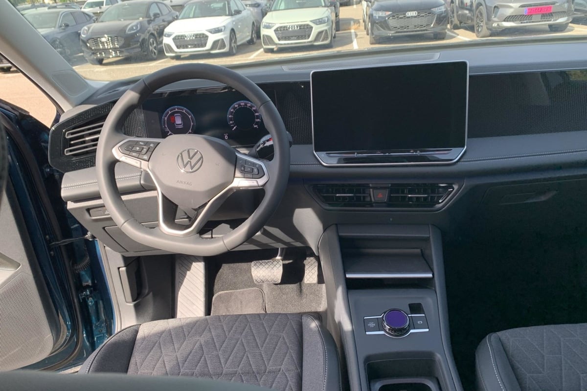 Volkswagen Tiguan - Image 18
