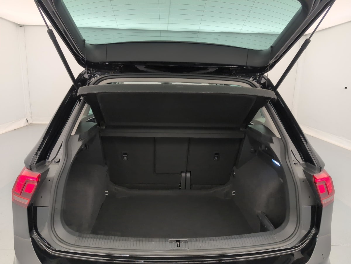 Volkswagen Tiguan - Image 11