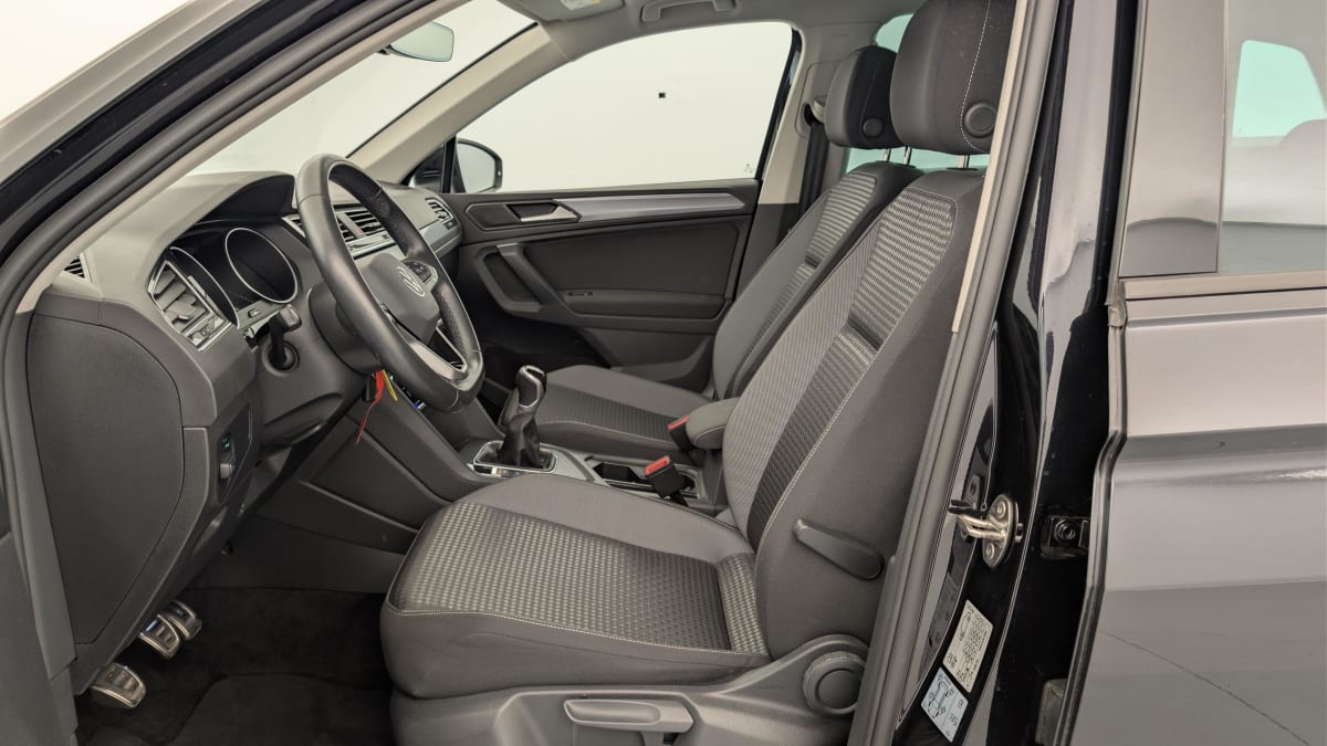 Volkswagen Tiguan - Image 16