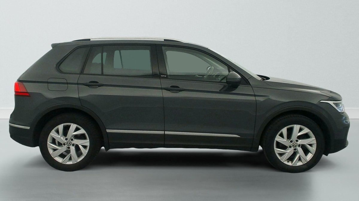 Volkswagen Tiguan - Image 8
