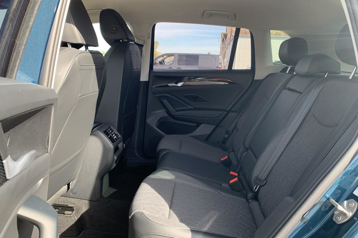 Volkswagen Tiguan - Image 11