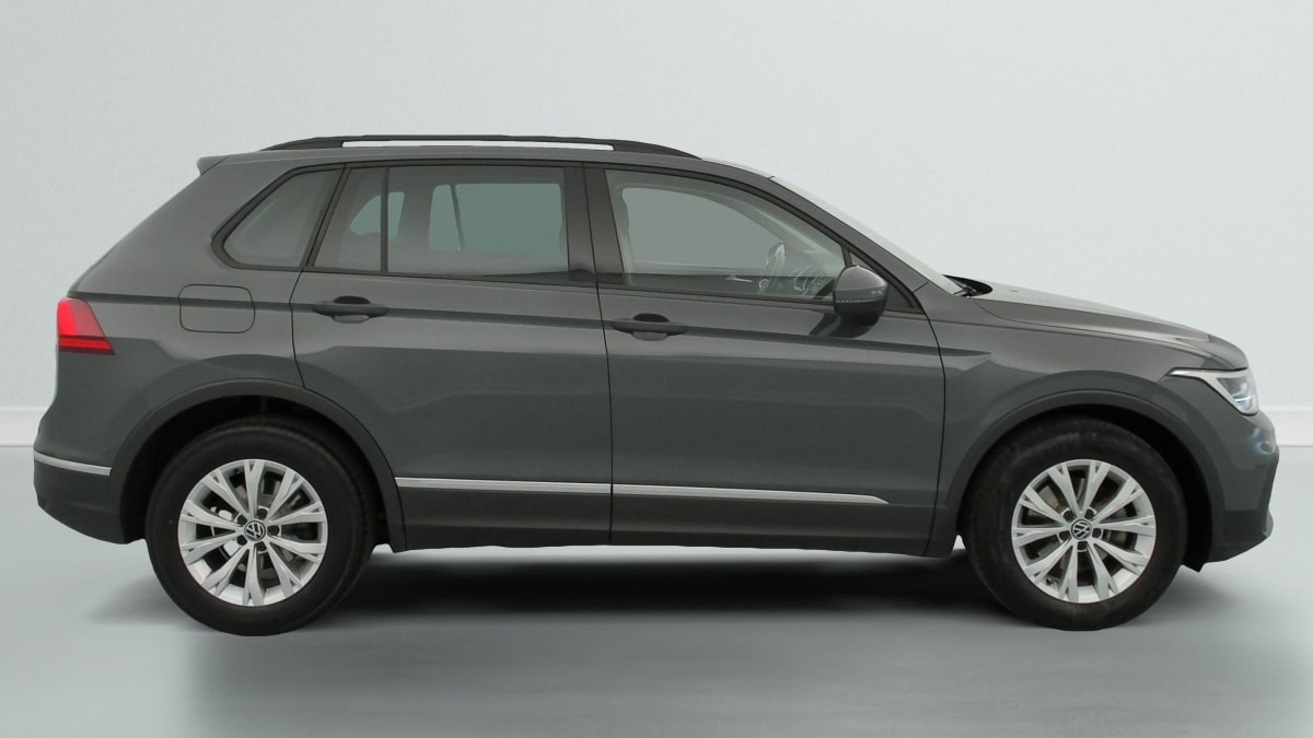 Volkswagen Tiguan - Image 8