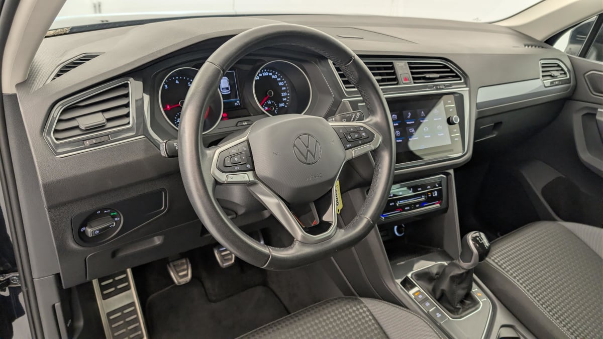 Volkswagen Tiguan - Image 15