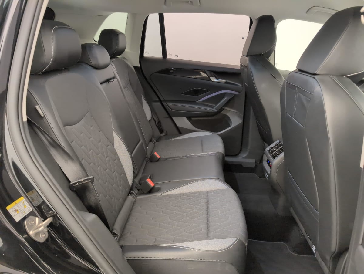 Volkswagen Tiguan - Image 10