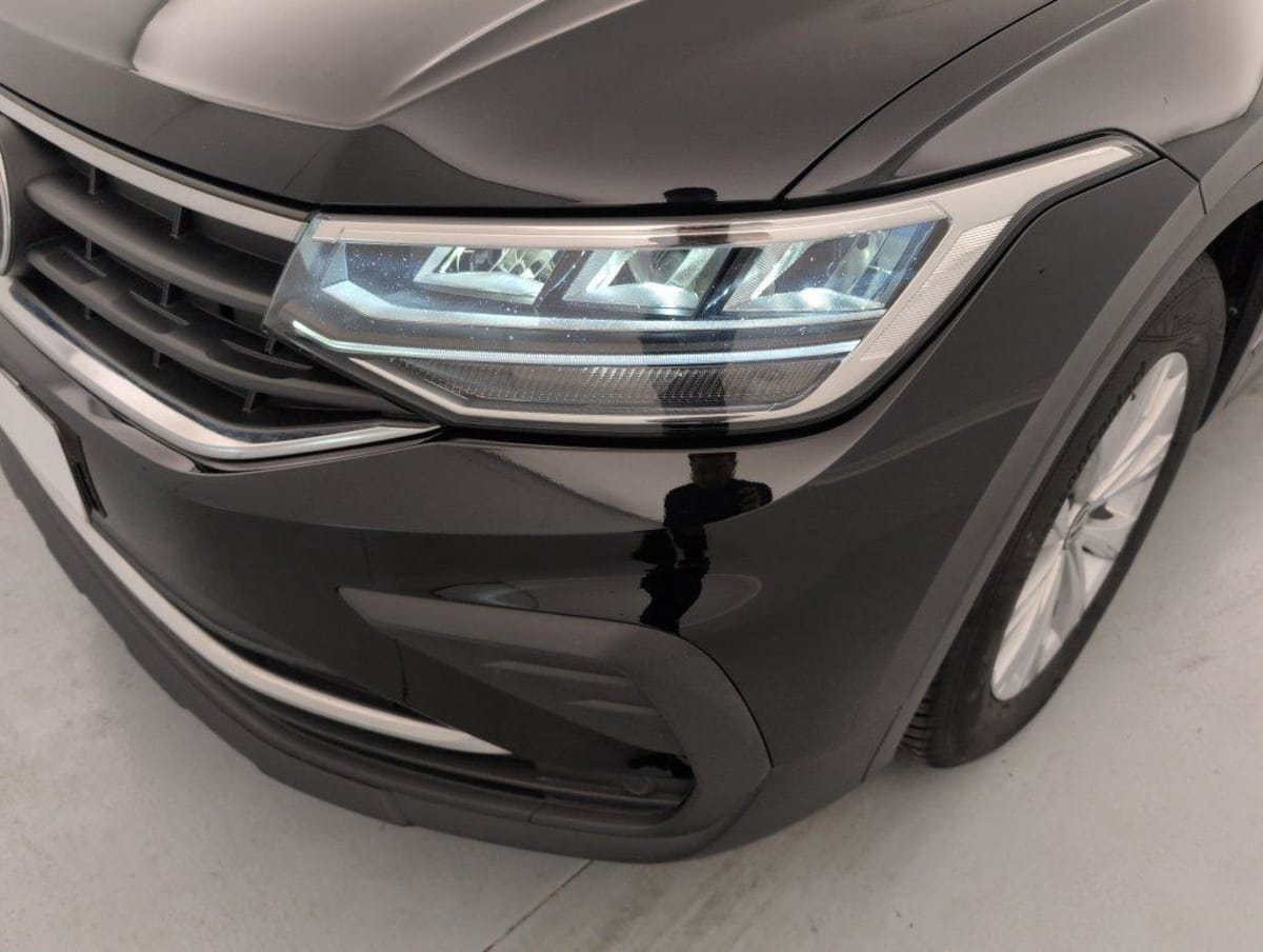 Volkswagen Tiguan - Image 21