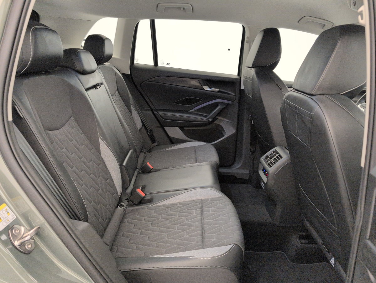 Volkswagen Tiguan - Image 10