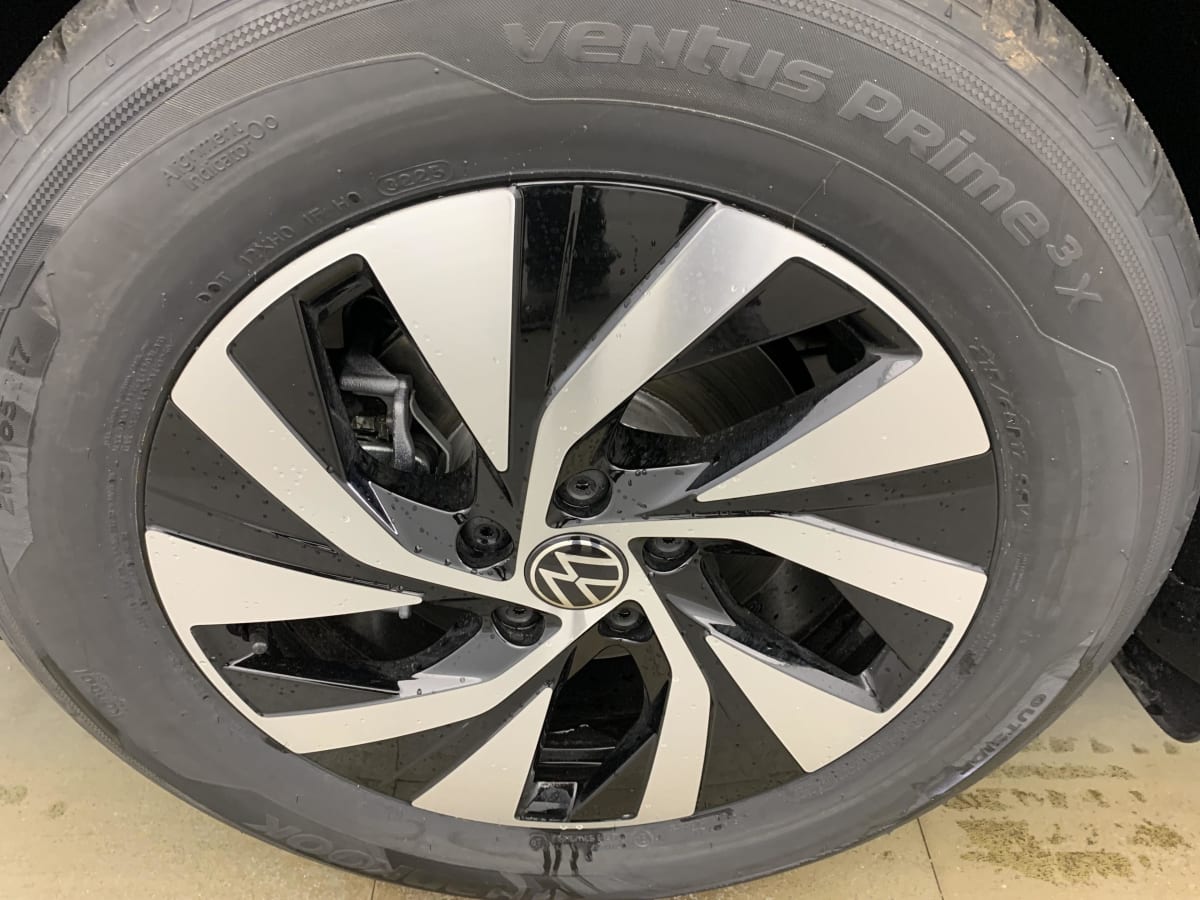 Volkswagen Tiguan - Image 26