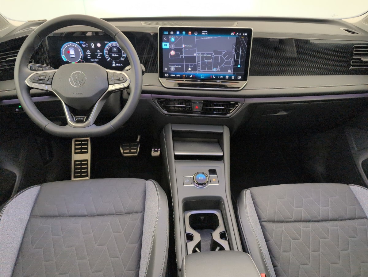Volkswagen Tiguan - Image 13