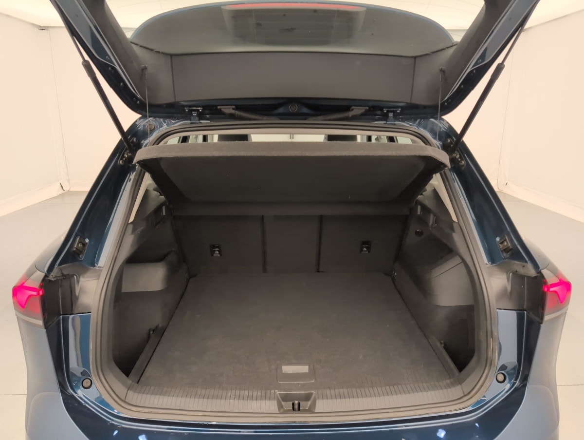 Volkswagen Tiguan - Image 11